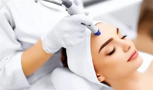 医美消费市场“瑞士卷难题” 需求升级但消费降级怎么回事？