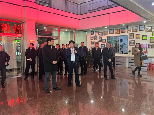 呼和浩特市副市长塔拉一行莅临宇航人开展深入调研