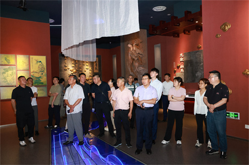 浙江省食用菌协会考察团参观安惠生物科技园