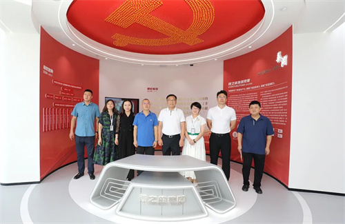 中共长沙市委统战部副部长成钢一行莅临绿之韵中心调研