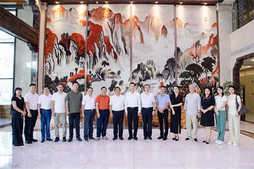 福建省政协原副主席、海峡两岸茶业交流协会会长到理想华莱调研