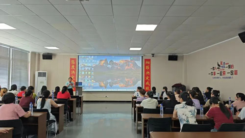 三八妇乐聚星系统生殖健康公益讲座八月绽放