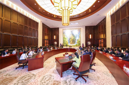 即客科技与爱风尚科技联盟合作签约仪式在天狮举行