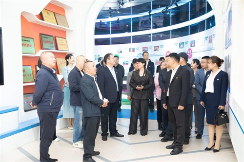 绿之韵集团党委与长沙市安化商会党支部开展联建活动(图2)